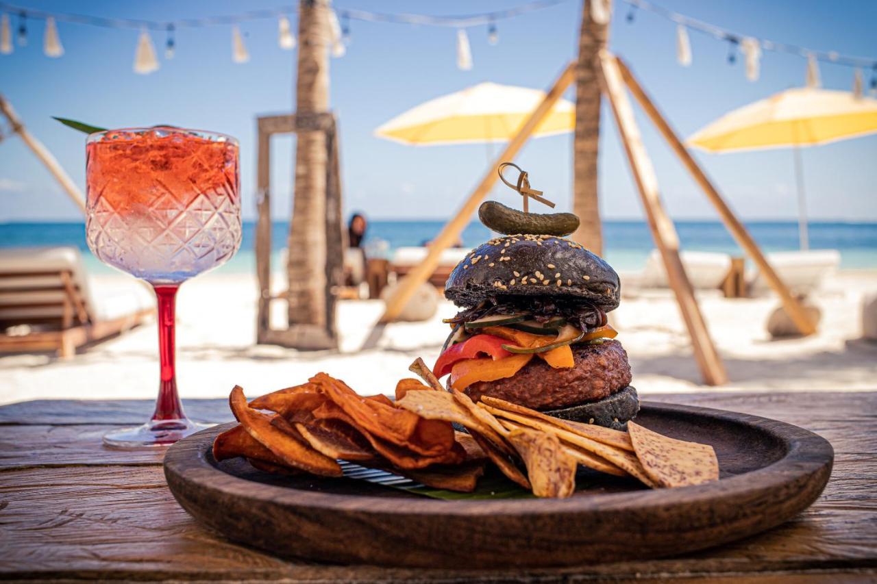فندق The Fives Oceanfront بويرتو موريلوس المظهر الخارجي الصورة